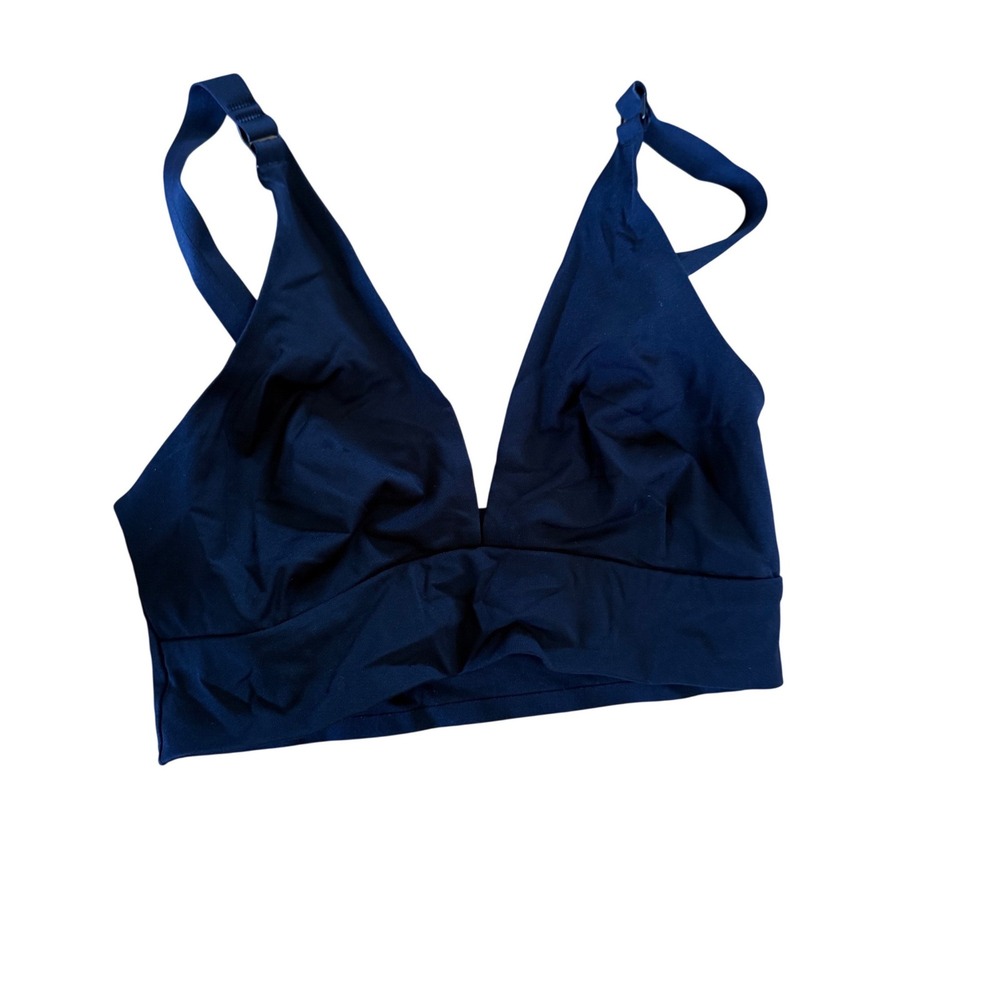 Everlane the invisible bra in black